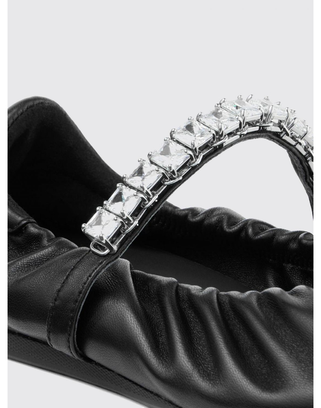 지미추 [해외직구][지미추] 플랫슈즈 JADEBALLERINAGKEQEA BLACK/CRYSTAL 7570873 착용컷