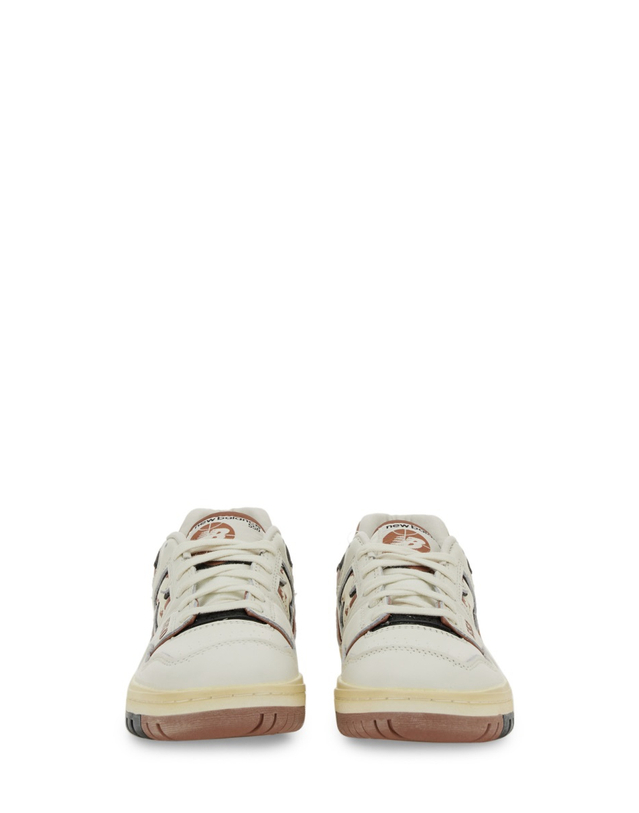 뉴발란스 [해외직구][뉴발란스]550 스니커즈(유니섹스) BB550VGC_OFFWHITE/BROWN 5770366 착용컷