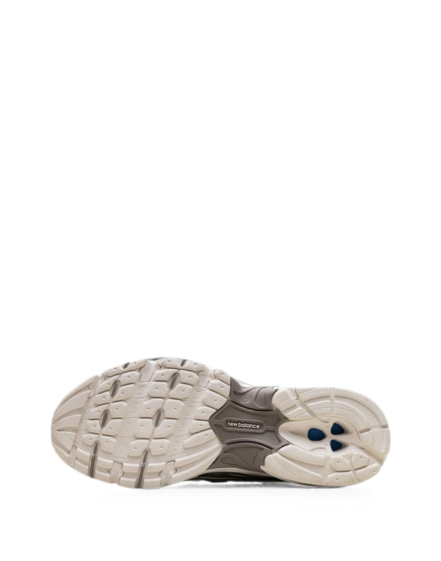 뉴발란스 [해외직구][뉴발란스] 스니커즈 U740MU2GREY/SILVER/KHAKI 7446993 착용컷