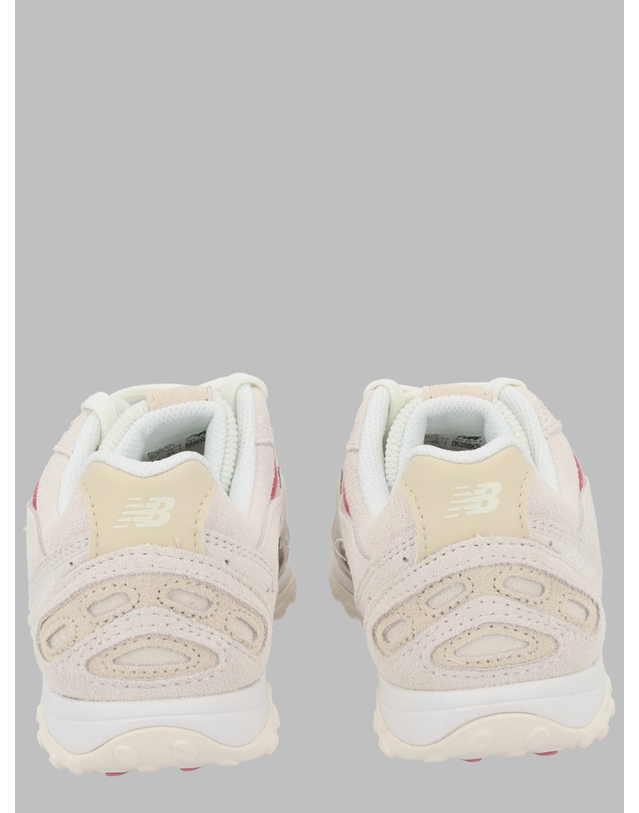 뉴발란스 [해외직구][뉴발란스]204L 스니커즈 U204LSC_SEASALT/BONE/PINK 7504073 착용컷