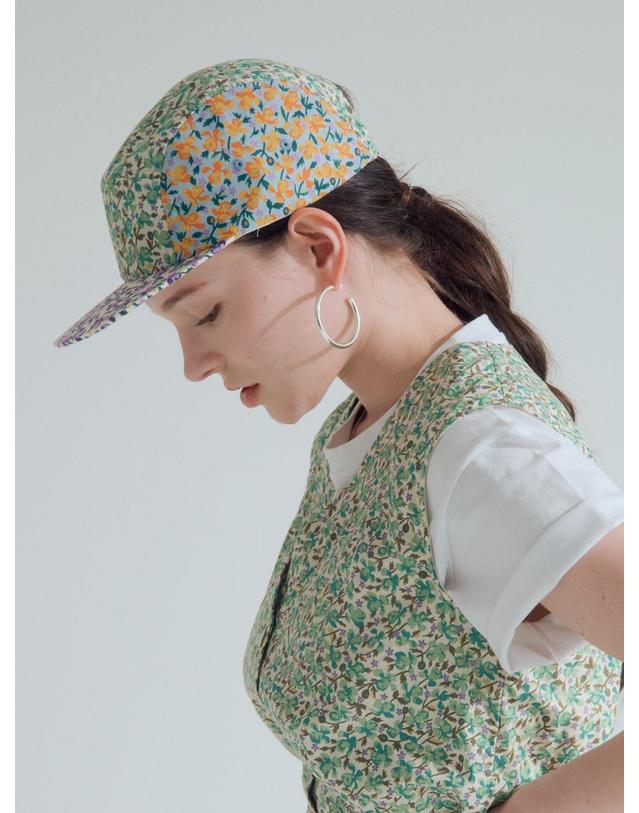 썸띵굿 STG Camp Cap_FLORAL COMBO 노랑 착용컷