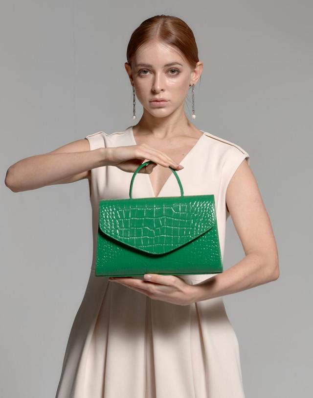 썸띵굿 VELO TOTE BAG_GREEN 착용컷
