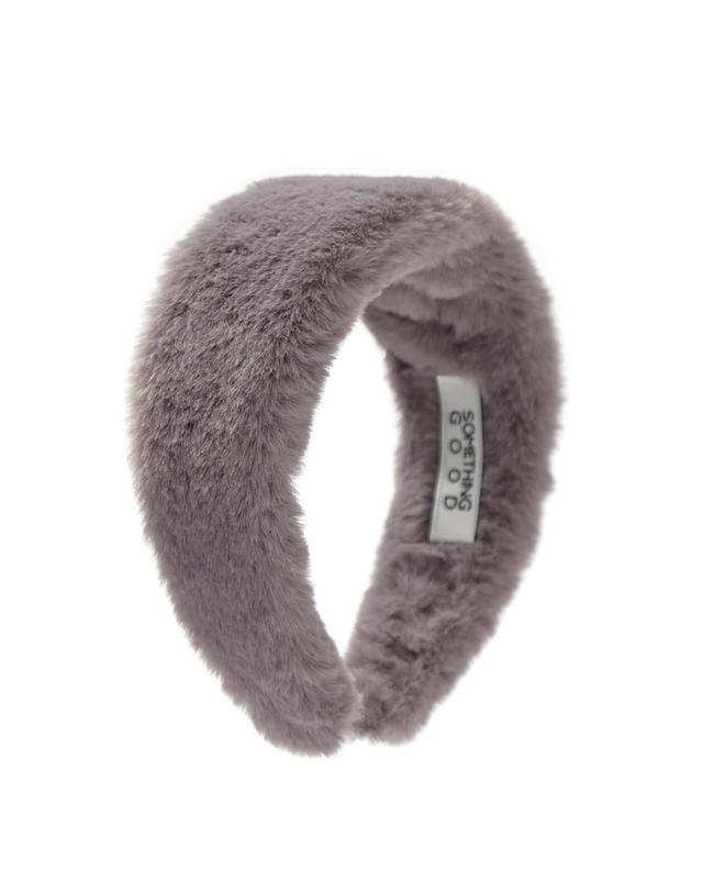 썸띵굿 Fluffy hairband 착용컷