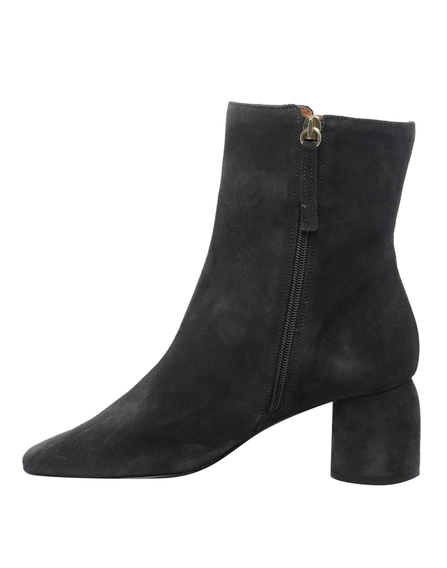 엔젤 알라르콘 [해외직구][엔젤 알라르콘] 앵클 부츠 26567157ACOW SUEDE PIZARRA 7600993 착용컷