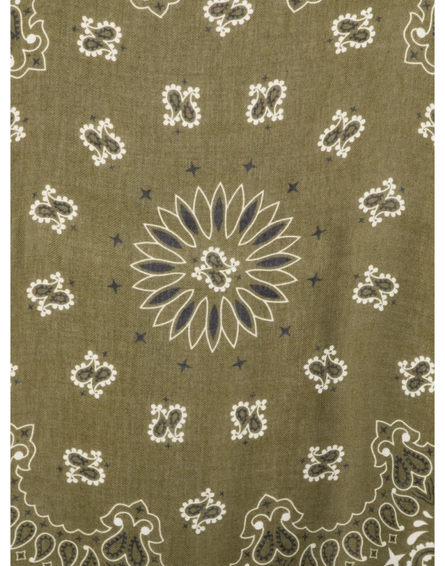 엠씨투 세인트바스 [해외직구][세인트 바쓰] 스카프 FOD0002 FOULARD MAXI 03136M 7599938 착용컷