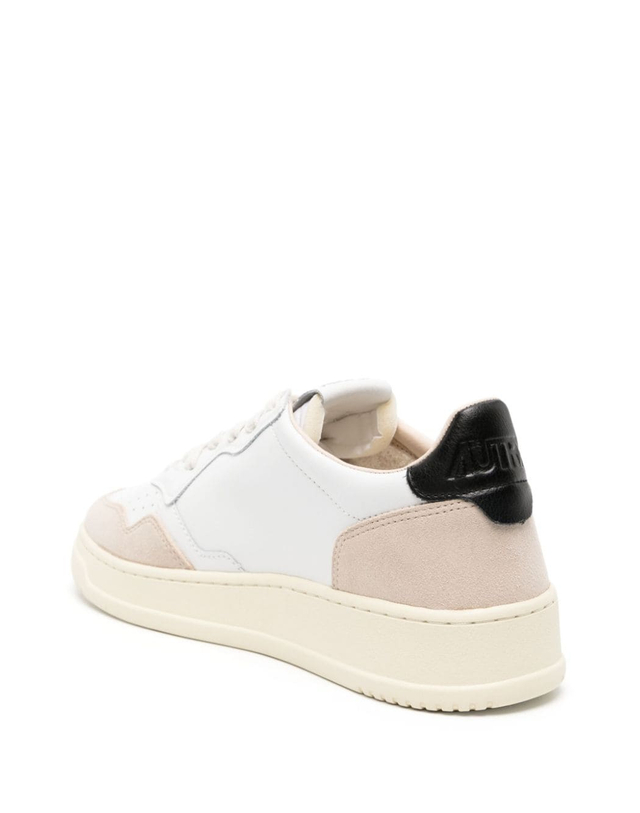 오트리 [해외직구][오트리]MEDALIST LOW 스니커즈 AULMLS21WHT/BLK 7537774 착용컷