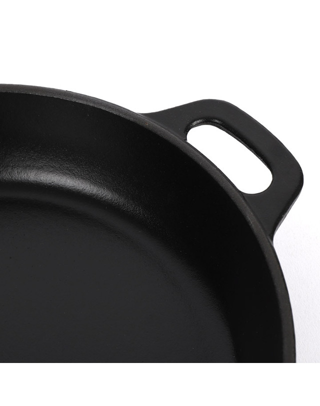 차세르 [차세르] 프리미엄 무쇠주물 라운드 팬 24cm (블랙) 착용컷