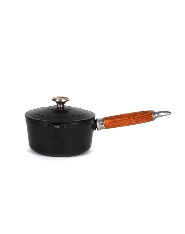 차세르 [차세르] 프리미엄 무쇠주물 편수냄비 16cm (블랙) 착용컷