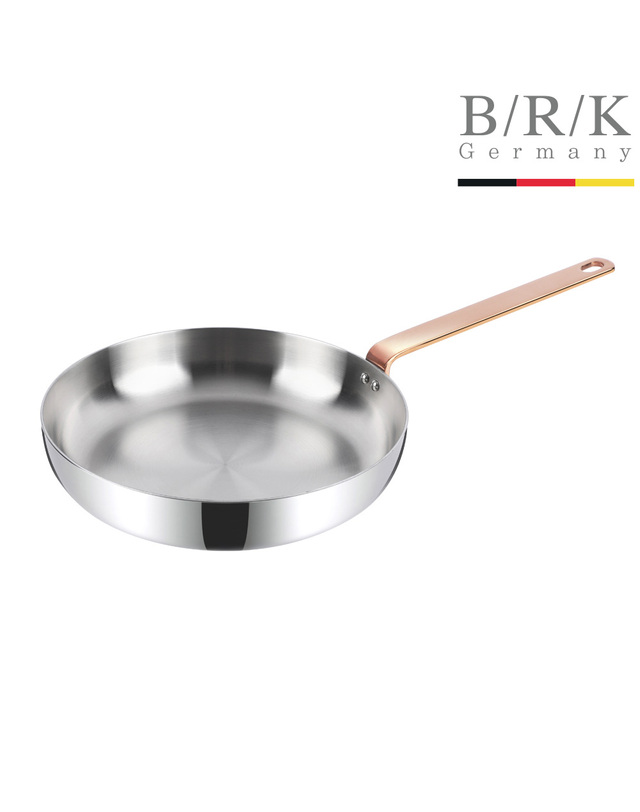 비알케이 [BRK] 로즈골드 통5중 스테인리스 스틸 후라이팬 24cm 착용컷