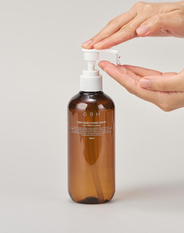 지비에이치 코스메틱 핸드 워시 네롤리 머스크 280ml 착용컷