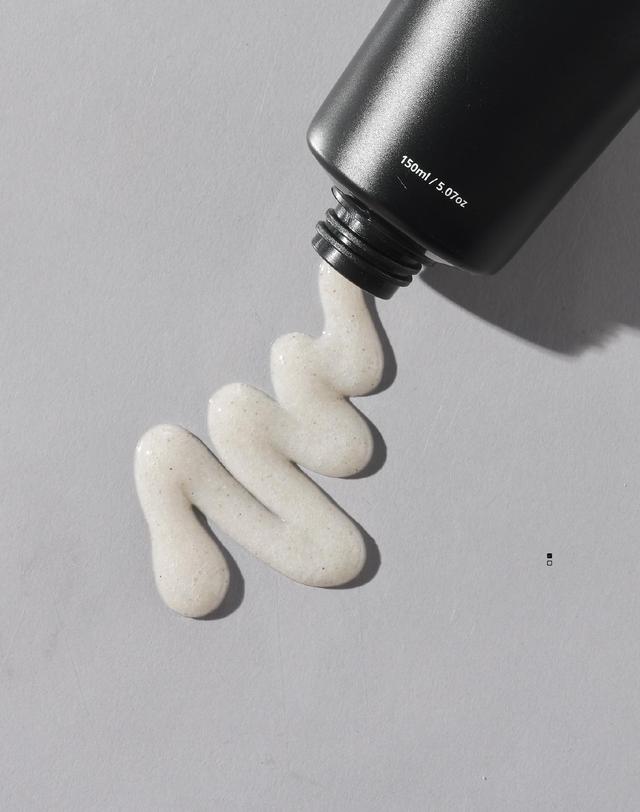지비에이치 코스메틱 바디 스크럽 네롤리 머스크 150ml 착용컷