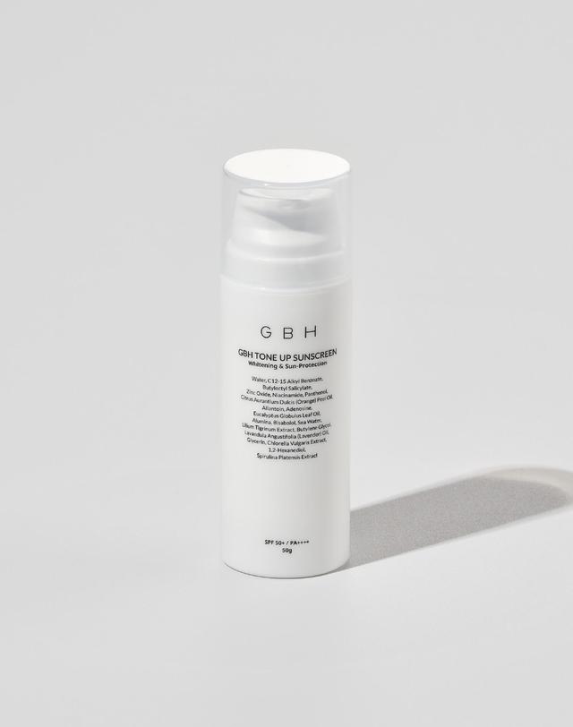 지비에이치 코스메틱 톤 업 선스크린 50ml 착용컷