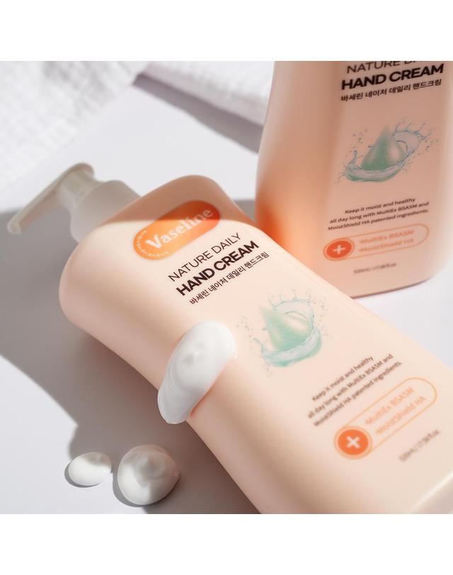 코스메이트 바세린 네이처 데일리 핸드크림 520ml 3개+60ml 3개 착용컷