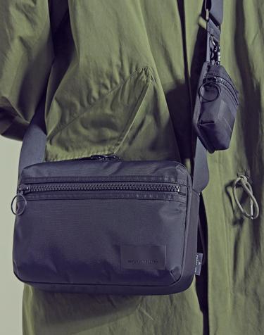ROBIC AIR CROSS BODY BAG - BLACK