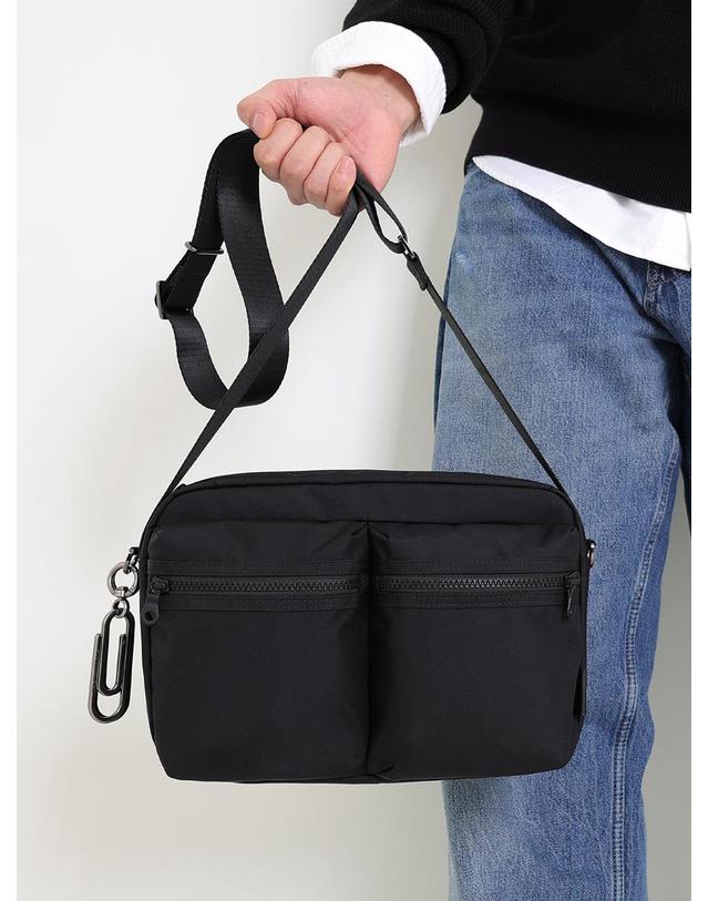 세러데이일레븐 NO.29 RAR 2-POCKET CROSS BODY BAG 블랙 착용컷