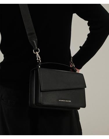 NO.3 TOP STITCHED LEATHER HANDLE CROSS BODY BAG