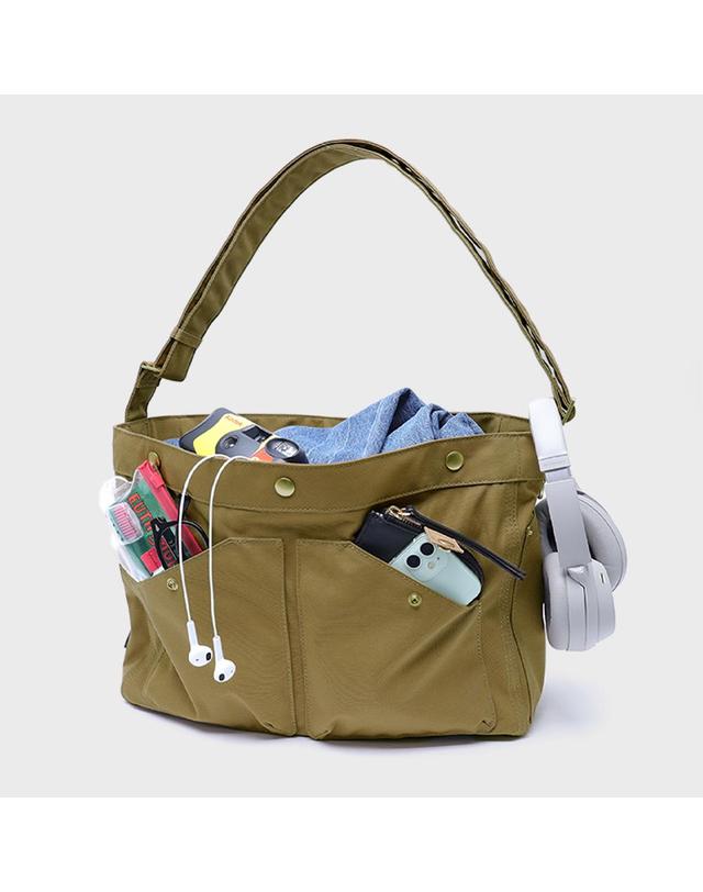 세러데이일레븐 NO.11 W CROSS BODY BAG _ BROWN 브라운 착용컷