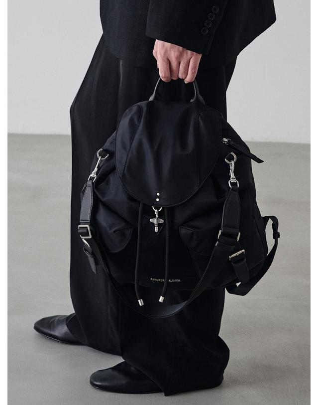 세러데이일레븐 NO.2 SZECHENYI BACKPACK_BLACK 블랙 착용컷