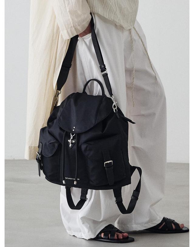 세러데이일레븐 NO.2 SZECHENYI BACKPACK_BLACK 블랙 착용컷