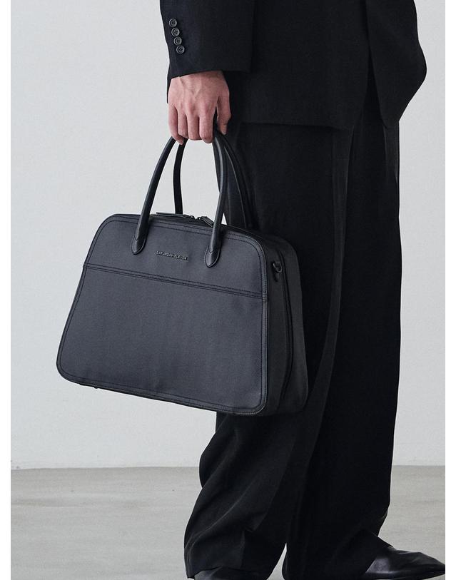 세러데이일레븐 NO.5 NUEVO TOTE BAG_BLACK 블랙 착용컷