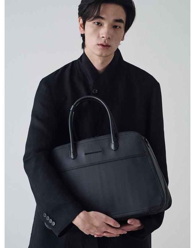 세러데이일레븐 NO.5 NUEVO TOTE BAG_BLACK 블랙 착용컷