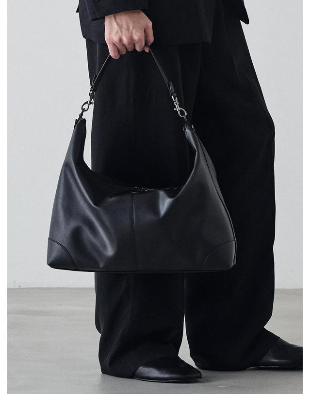 세러데이일레븐 NO.57 VERRAZZANO SHOULDER BAG_BLACK 블랙 착용컷