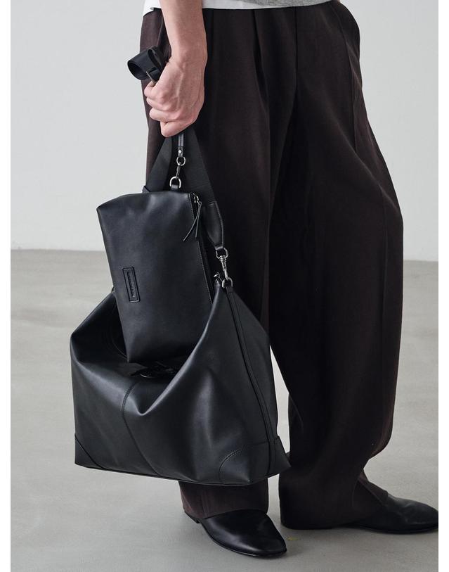세러데이일레븐 NO.57 VERRAZZANO SHOULDER BAG_BLACK 블랙 착용컷