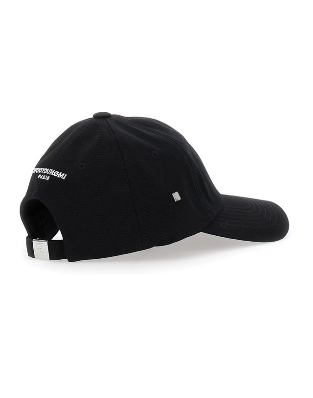 우영미 25SS 로고 자수 볼캡 블랙 W251AC51 661B 착용컷