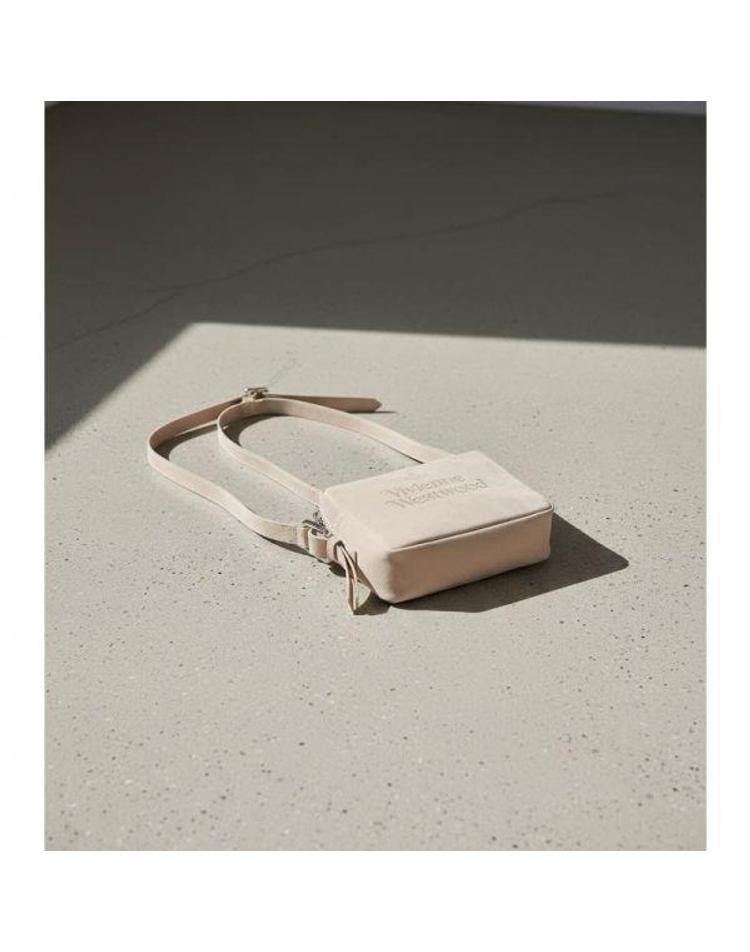 비비안웨스트우드 26SS CARRIE CAMERA BAG 4602000JU L00DQ C402 캐리 카메라 백 F5VEXX10865