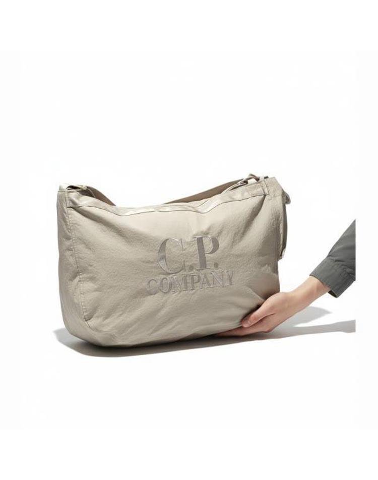 CP Company [씨피컴퍼니] CP컴퍼니 Plain Paper Touch Zipped Bag 18CMAC227A 110188G 327 플레인 페이퍼 터치 숄더백 F5W2XX17814