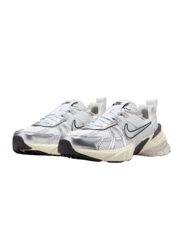 나이키 V2K 런 메탈릭실버 FD0736100