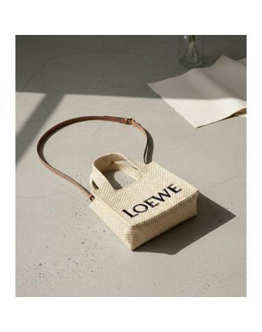 로에베 26 Mini Font tote in raffia A685V46X01 2123 라피아 미니 폰트 토트
