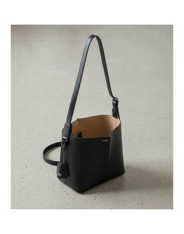 로에베 26FW Medium Bilbao Bucket in Smooth Calfskin AWRAWRPX01 1100 미디엄 빌바오 버킷 백