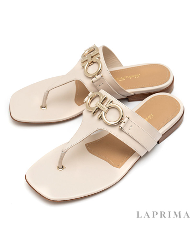 Ferragamo 페라가모 간치니 샌들 RIKIS10 BONE 75328