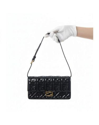 펜디 26 Wallet On Chain Patent Leather FF Bag 8M0498 AW5O F0KUR 체인 유광 레더 지갑 숄더백