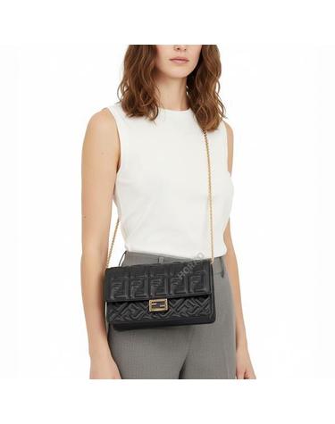 펜디 26 Baguette nappa leather wallet on chain 8M0498 AAJD F0KUR 바게트 나파 레더 WOC