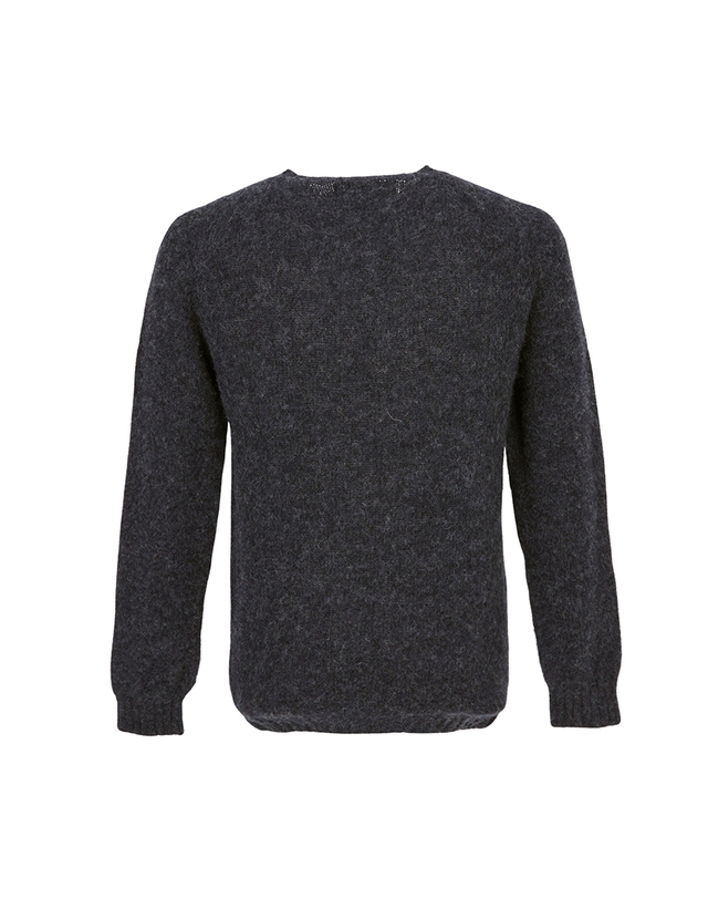 할리오브스코틀랜드 26FW 할리 오브 스코틀랜드 쉐기독 니트 M3834 7 CHARCOAL 착용컷