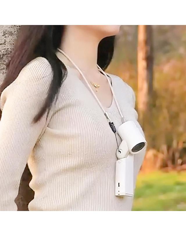 오르미 오르미 윈디 터보 제트팬 미니 무선 100단 휴대용 선풍기 착용컷