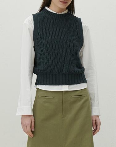 [MOMEN] Waffle Knit Vest- Charcoal Grey_XMCBV3S341105