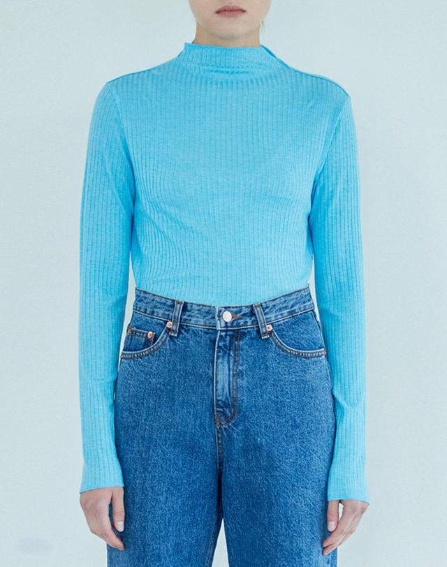 모먼 [모먼] [MOMEN] Half Neck Color Top - Light Blue_XMCALYZA21152