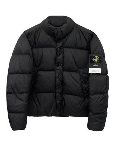 [스톤아일랜드] 25FW 와펜패치 가먼트 다이드 크링클 랩스 다운 자켓 블랙 남성 자켓 K2S154100010 S0A23 V0029 / TLS