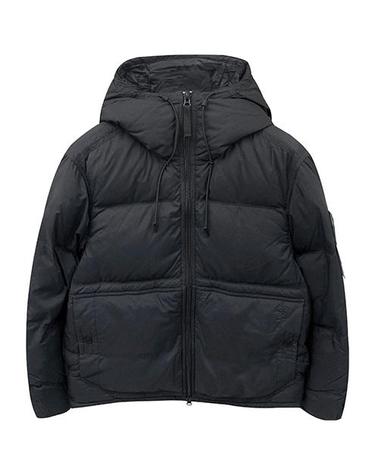 [스톤아일랜드] 25FW 와펜패치 드로우스트링 후드 패딩 재킷 블랙 남성 패딩 K2S154100019 S0182 V0029 / TLS