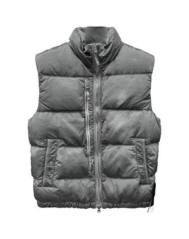 [스톤아일랜드] 25FW 와펜패치 에코닐 나일론 메탈 다운 베스트 시멘트 남성 베스트 K2S15G100006 S0019 V006B / TR