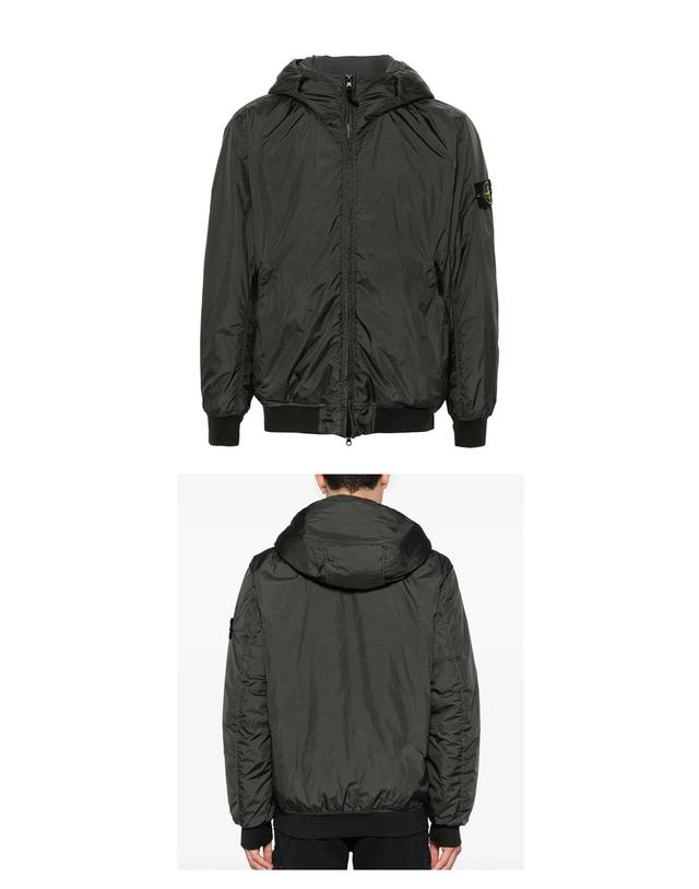 스톤아일랜드 [스톤아일랜드] 24FW 811540823 V0062 와펜패치 가먼트 다이드 크링클랩스 리나일론 패딩 다크 그레이 남성 패딩 / TTA 착용컷