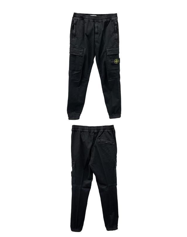 스톤아일랜드 [스톤아일랜드] 25FW 와펜패치 카고 포켓 테이퍼드 조거 팬츠 블랙 남성 팬츠 K2S153100033 S00L1 V0129 / TJ 착용컷