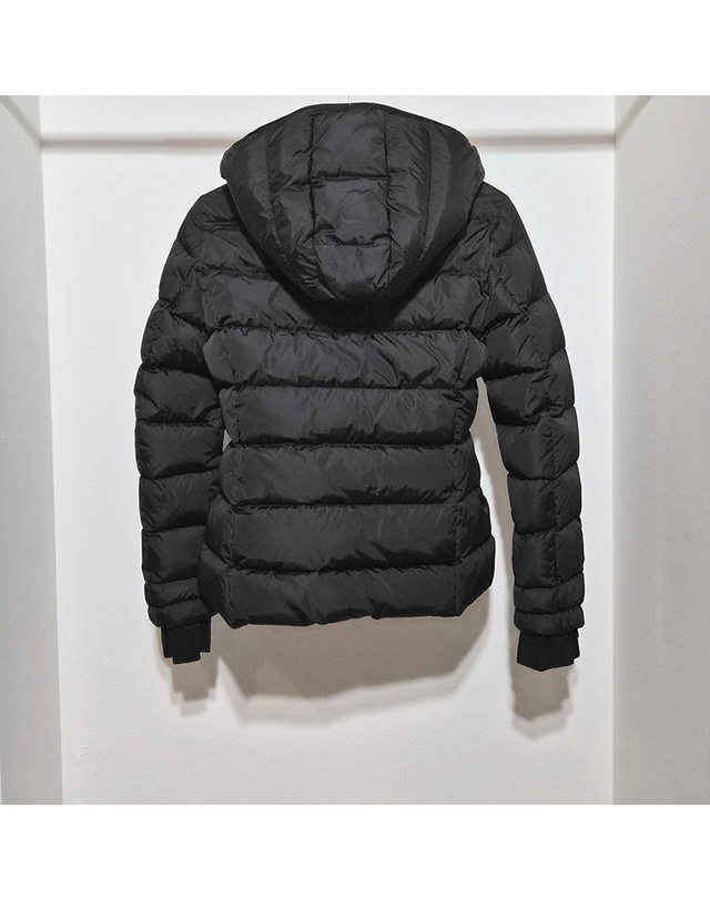 몽클레어 몽클레르 [중고명품] [중고명품] 몽클레르 베툴라 다운 패딩 점퍼 L981373 밝은 그레이 착용컷