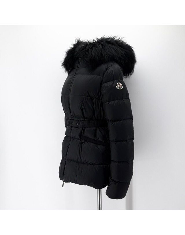 몽클레르 [중고명품] [중고명품] 몽클레르 몽클레어 보에드 여성 숏 패딩 네이비 착용컷