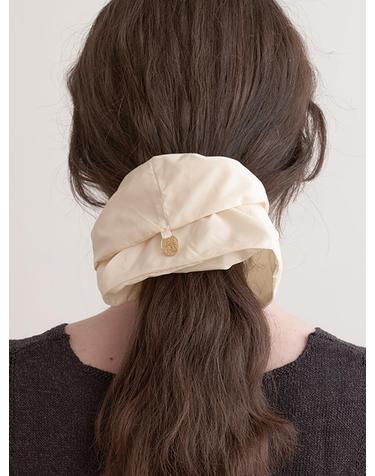 big mild logo pendant scrunchie (H019_ivory)