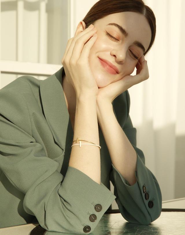 오젤 20k 골드 도금 스틱 패션 팔찌 심플 바 십자 브레이슬릿 PB015B 착용컷