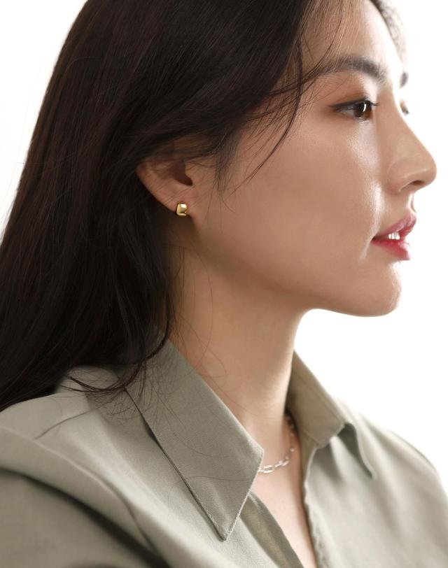 오젤 실버925 미니 스퀘어 원터치 은귀걸이 사각 볼륨 이어링 PS117E 착용컷